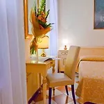 Hotel Henry 2*