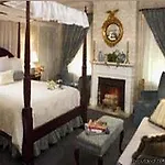 Henry Hotel