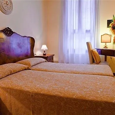 Hotel Henry 2*