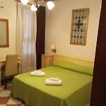 Henry Hotel 2*